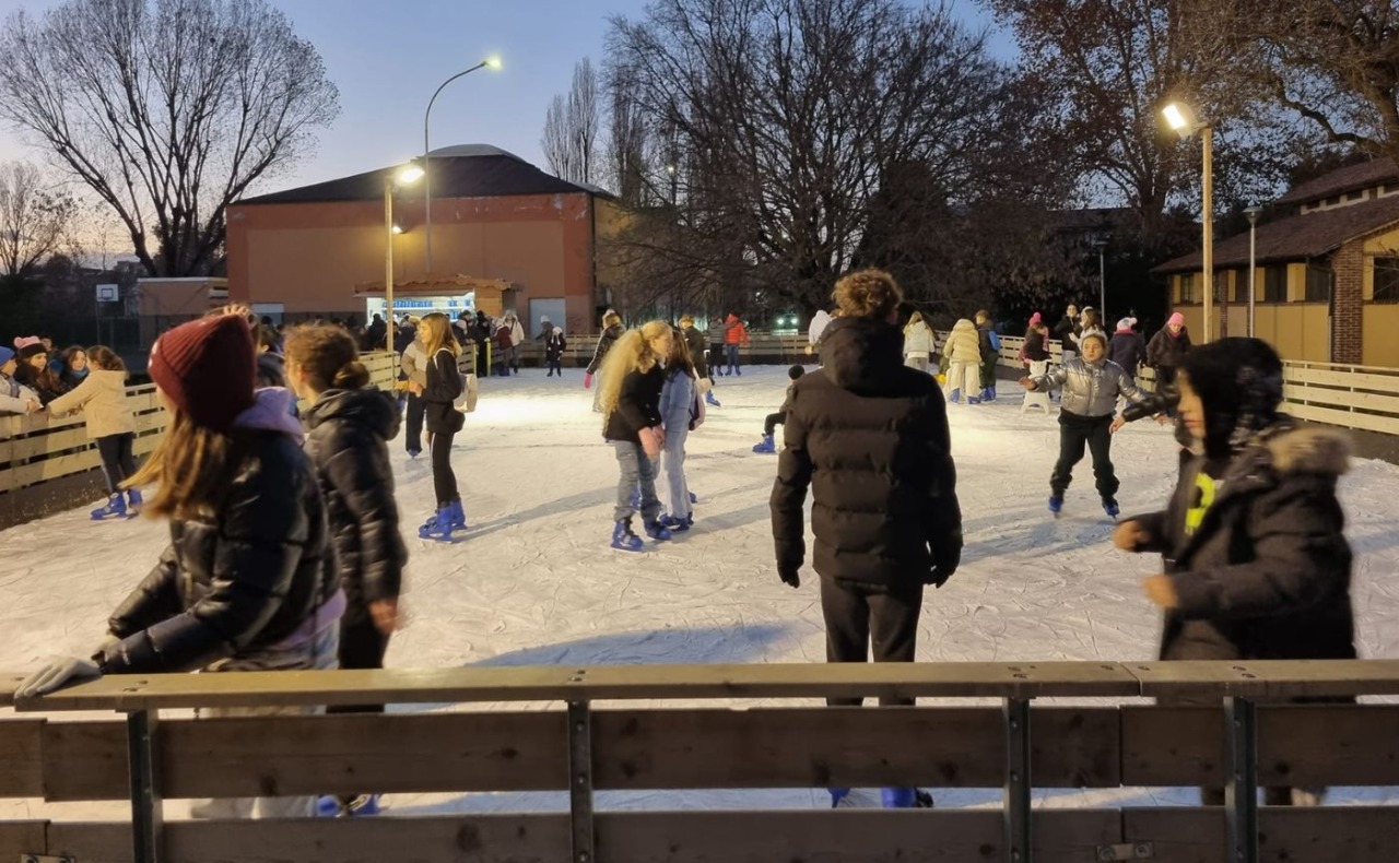 Buccinasco si veste per le feste: dal 20 novembre arriva la pista di pattinaggio