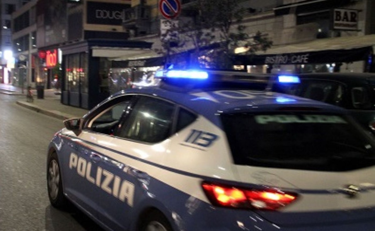 Evade dai domiciliari e annuncia online un attentato: arrestato in diretta social a Milano