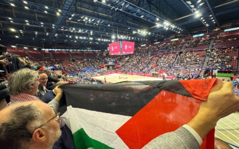 Multa da 200 euro per aver esposto la bandiera palestinese al Forum: Luca Paladini annuncia ricorso
