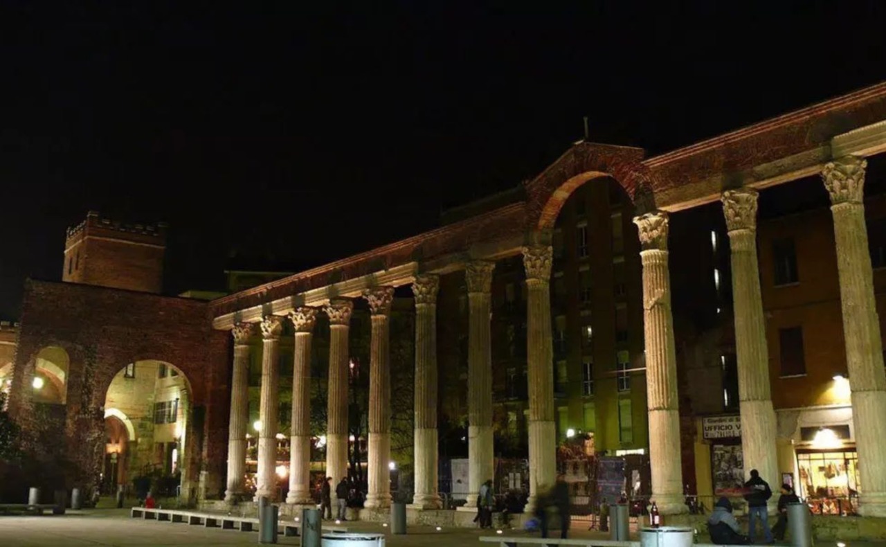 Presunta violenza dopo una serata alle Colonne di San Lorenzo: 24enne denuncia un 22enne