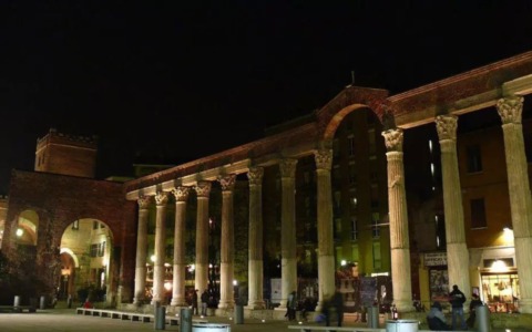 Presunta violenza dopo una serata alle Colonne di San Lorenzo: 24enne denuncia un 22enne