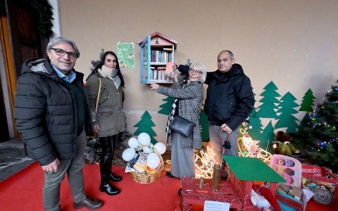 Una nuova casetta di bookcrossing “Le ali di Ila”: libero scambio di libri intitolata a Ilaria Pellegrini