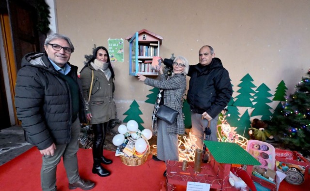 Una nuova casetta di bookcrossing “Le ali di Ila”: libero scambio di libri intitolata a Ilaria Pellegrini