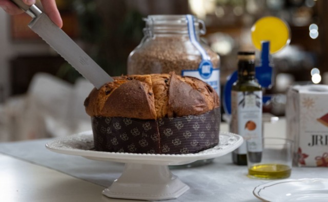 Il panettone solidale AIRC torna per il Natale 2025: più grande, più buono e a sostegno della ricerca sui tumori dei bambini
