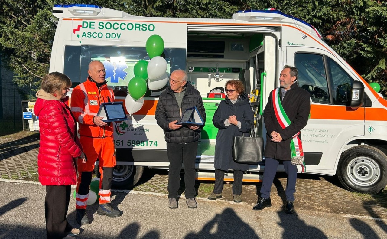 Croce Verde Soccorso di Buccinasco, inaugurata una nuova ambulanza donata in memoria di Beppe Tomacelli