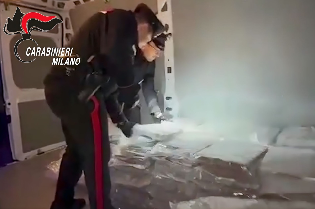 Bloccato un camion a Trezzano sul Naviglio con mezza tonnellata di droga: tre arrestati