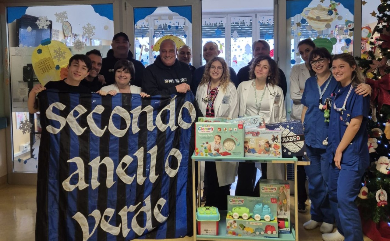 La Curva Nord dell’Inter all’ospedale San Carlo: donati giocattoli ai piccoli pazienti ricoverati