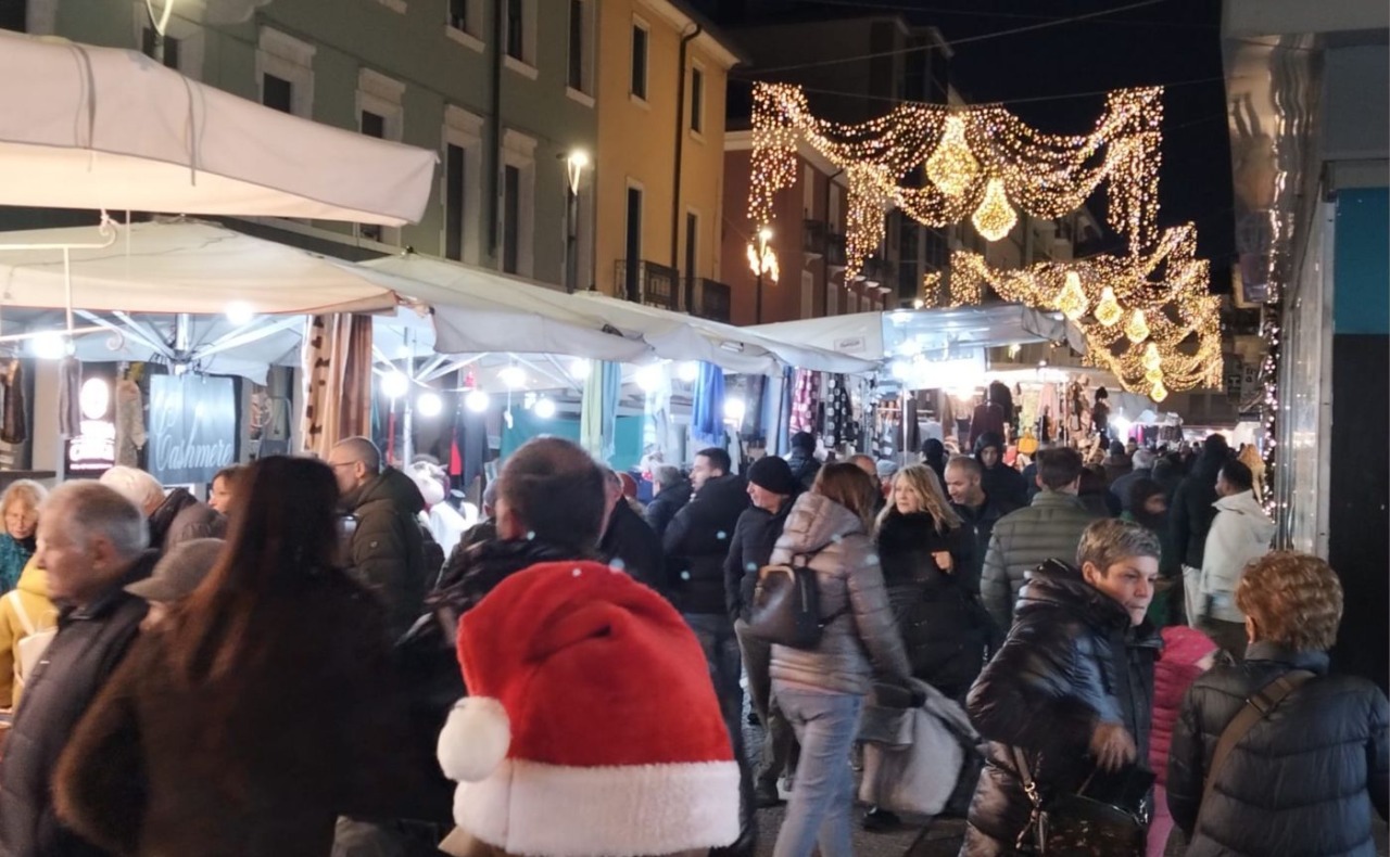 Domenica 21 dicembre a Buccinasco ritorna Il Mercatino da Forte dei  Marmi