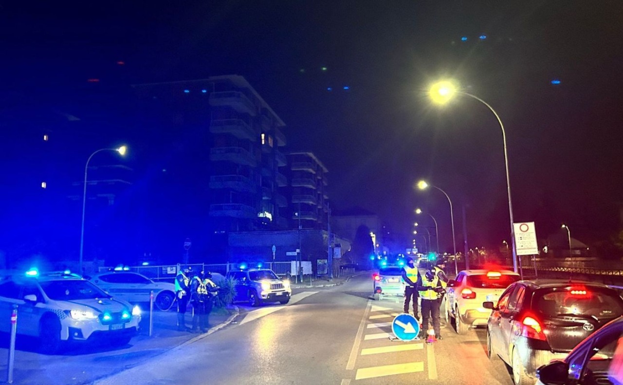 Buccinasco e Assago rafforzano il coordinamento della Polizia locale: 500 veicoli controllati e oltre 100 violazioni accertate nei servizi Smart