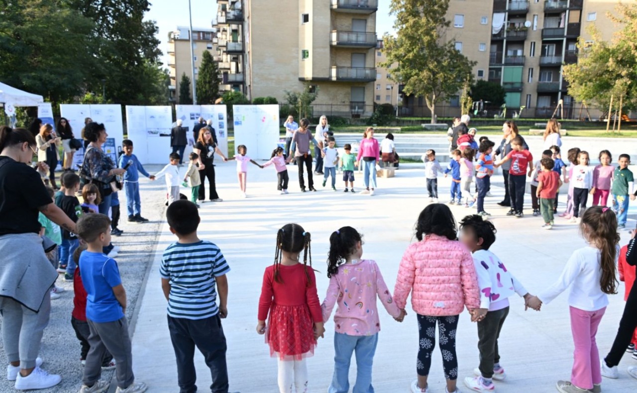 Cesano Boscone vince il bando “Strade in gioco”: l’anfiteatro di via Acacie diventa un nuovo spazio per i giovani