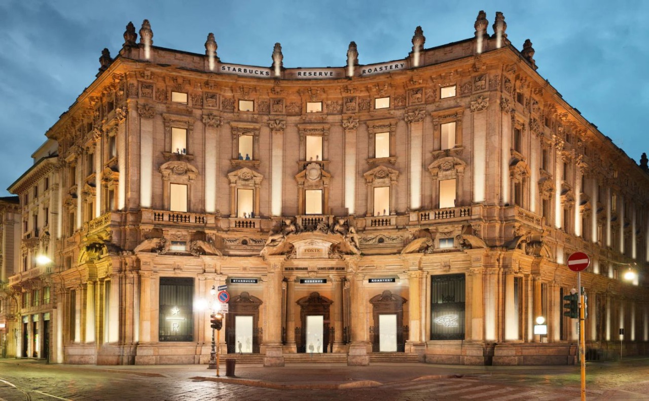 Rubano una borsa in centro a Milano: colti sul fatto dalla Polizia Locale