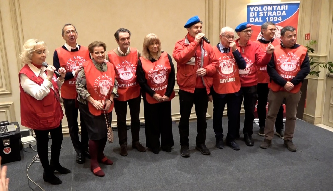 Milano, la Befana dei Clochard unisce istituzioni e volontari