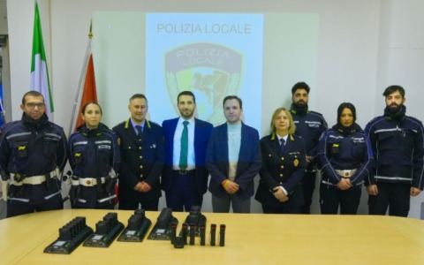 Nuove dotazioni per la Polizia Locale, e numerosi interventi sul territorio contro degrado e spaccio