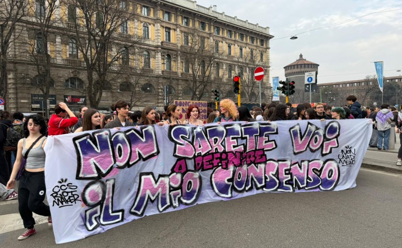 8 marzo, Corteo studentesco e il movimento “Non una di meno” in piazza anche oggi contro la violenza di genere
