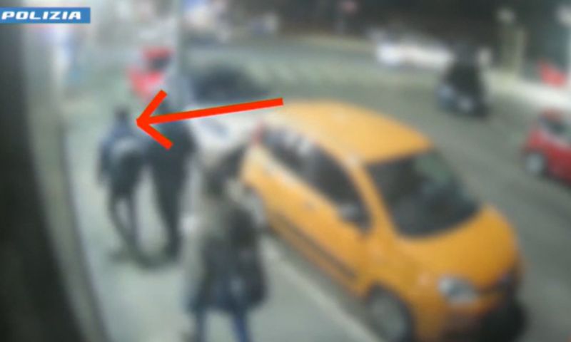 Armati di pistola aggredirono un titolare di un’agenzia viaggi per rubargli lo zaino con 10mila euro: tre arresti