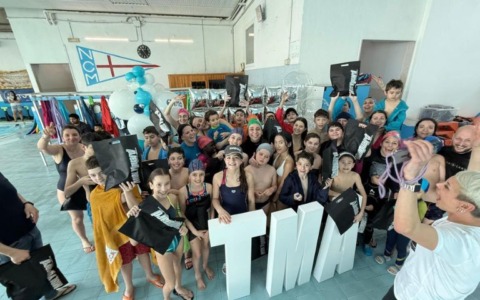 Una “abbracciata collettiva 2026” in 8 città per l’autismo: l’iniziativa anche al Centro Sportivo Targetti di Rozzano