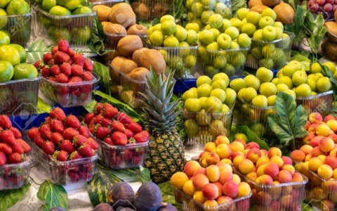I banchi di frutta e verdura tornano il martedì mattina in via Lomellina: concluso il bando pubblico del Comune di Buccinasco