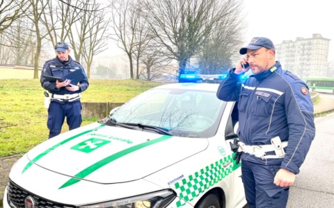 Controlli della polizia locale nel quartiere Aler di Rozzano: arrestato pusher con cocaina e hashish