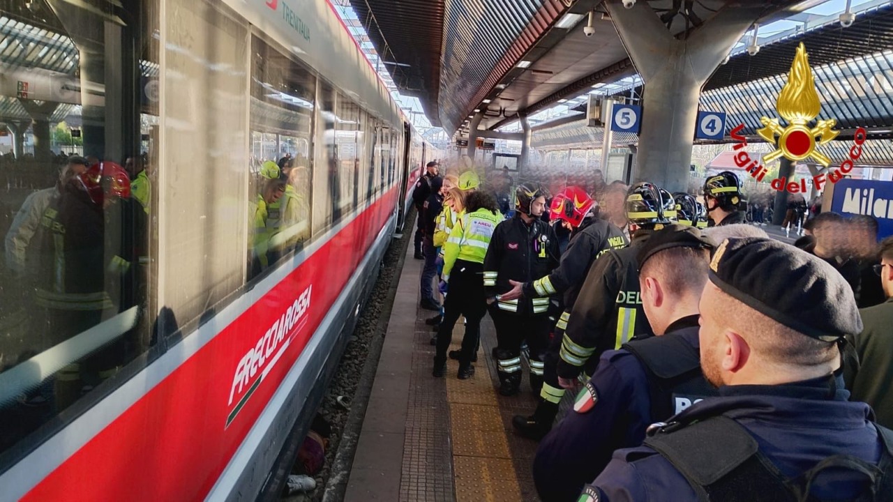 Milano, incidente mortale sui binari: caos alla stazione Rogoredo