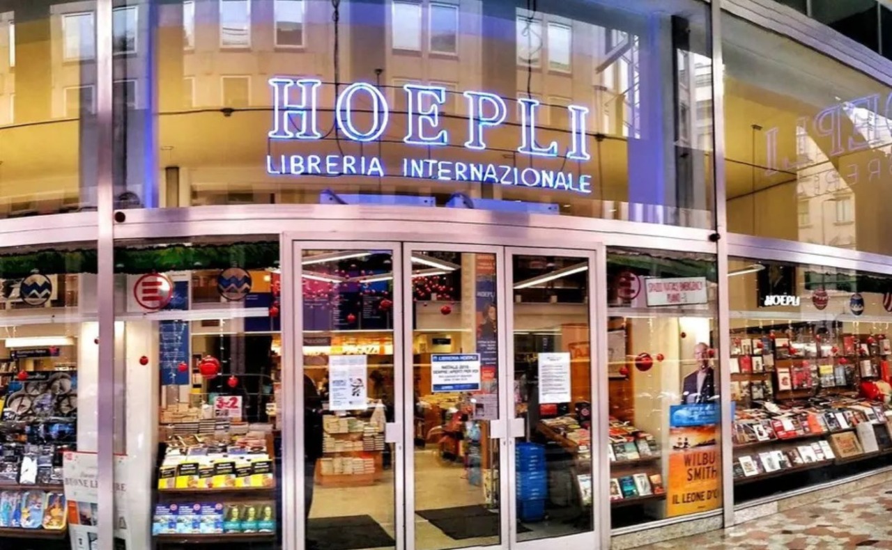 Libreria Hoepli, lavoratori e lettori mobilitati contro la chiusura della storica libreria