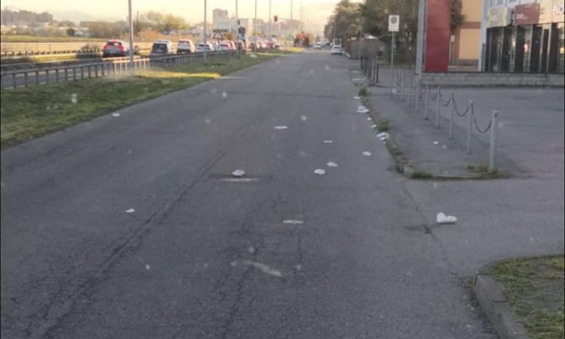 A Trezzano “piovono pannolini”: il post tra ironia e denuncia dell’assessore Di Bisceglie