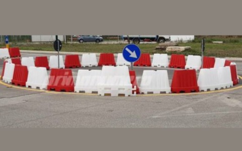 Nuova rotonda in via Romagna a Buccinasco, al via la sperimentazione