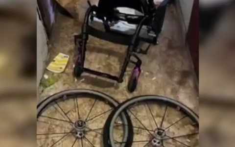 Ritrovata in uno stabile di Baggio la carrozzina rubata a un’insegnante disabile