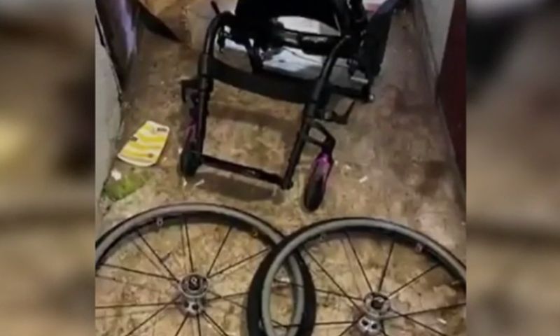 Ritrovata in uno stabile di Baggio la carrozzina rubata a un’insegnante disabile