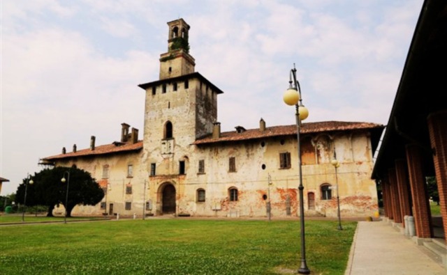 Il Castello di Cusago torna sul mercato: vale quasi 10 milioni, tra gli ex proprietari anche Berlusconi