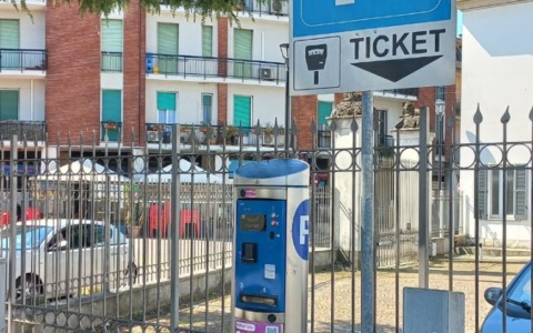 Parcheggi smart in centro a Cesano Boscone: arriva EasyPark