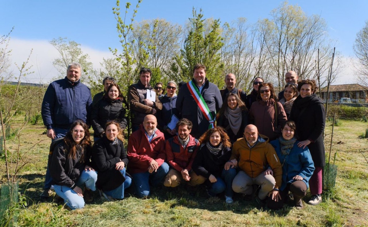 Gaggiano riabbraccia il suo bosco: Forestami restituisce l’area dopo cinque anni di cura
