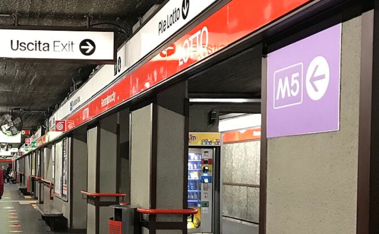 Senza biglietto aggredisce controllore Atm con un martello: arrestato brasiliano di 32 anni