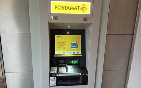 Tentano di far saltare il Postamat a Corsico: ladri messi in fuga dal sistema di sicurezza