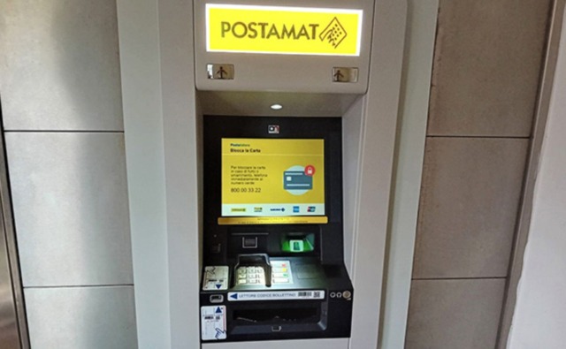 Tentano di far saltare il Postamat a Corsico: ladri messi in fuga dal sistema di sicurezza