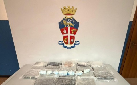 Rozzano, folle inseguimento sulla Statale: arrestato pusher con 21 kg di cocaina