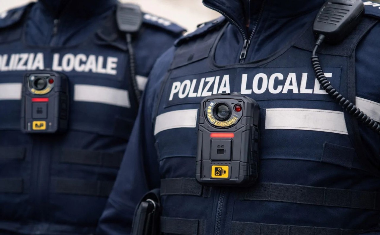 Buccinasco investe sulla sicurezza: dodici bodycam e una nuova auto per la Polizia locale