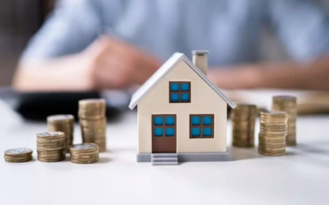 Milano, 12 alloggi pubblici per l’housing sociale: un tetto contro le discriminazioni