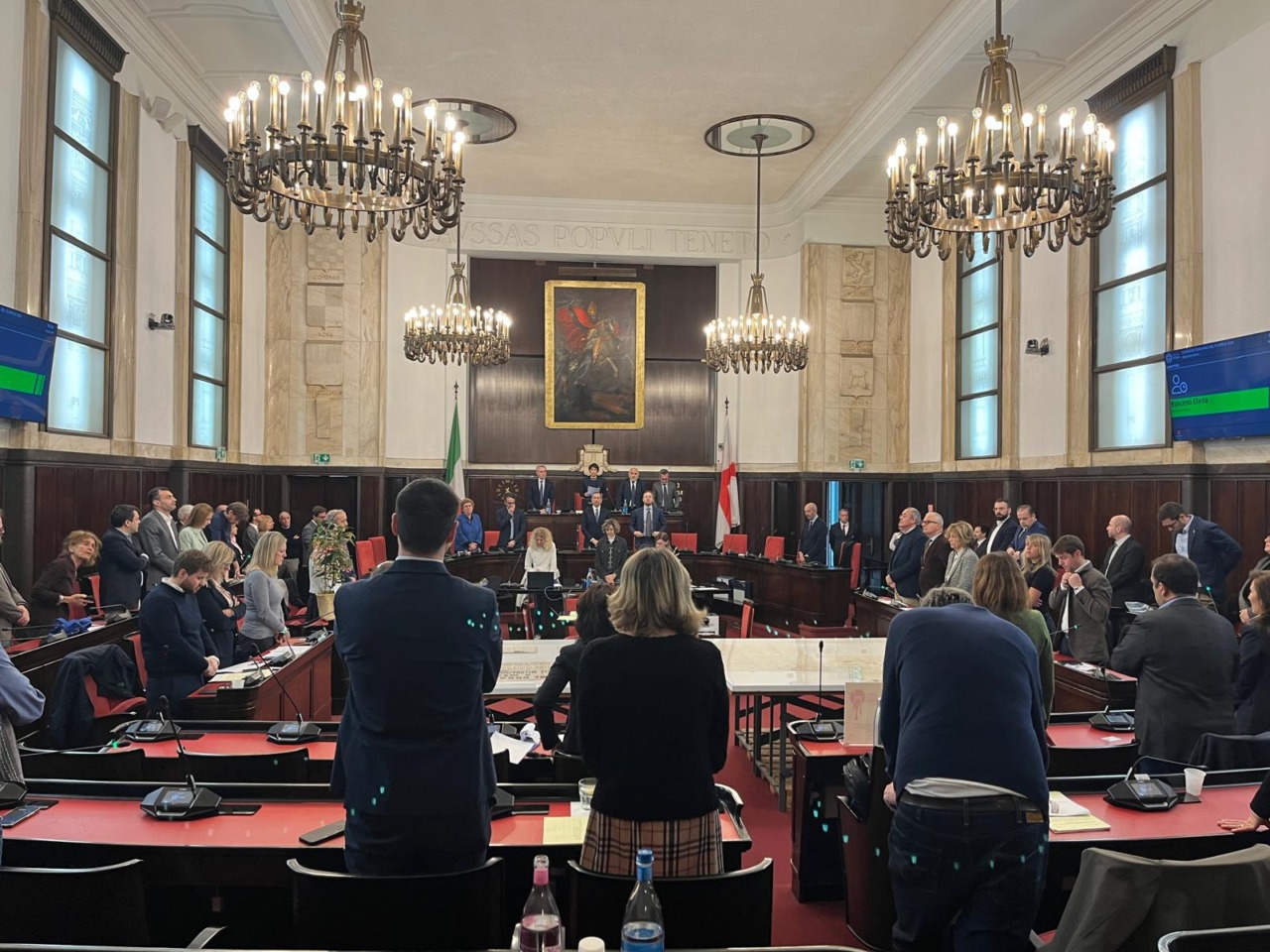 Addio a Carlo Monguzzi: il Consiglio comunale si ferma per ricordare lo storico consigliere