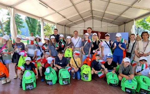 Buccinasco accoglie 22 ragazzi ucraini: scuola, sport e laboratori per il progetto con la città di Zlatopil
