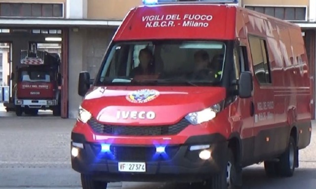 Sostanza urticante in una scuola in via Antonini: interviene il nucleo NBCR, studenti soccorsi