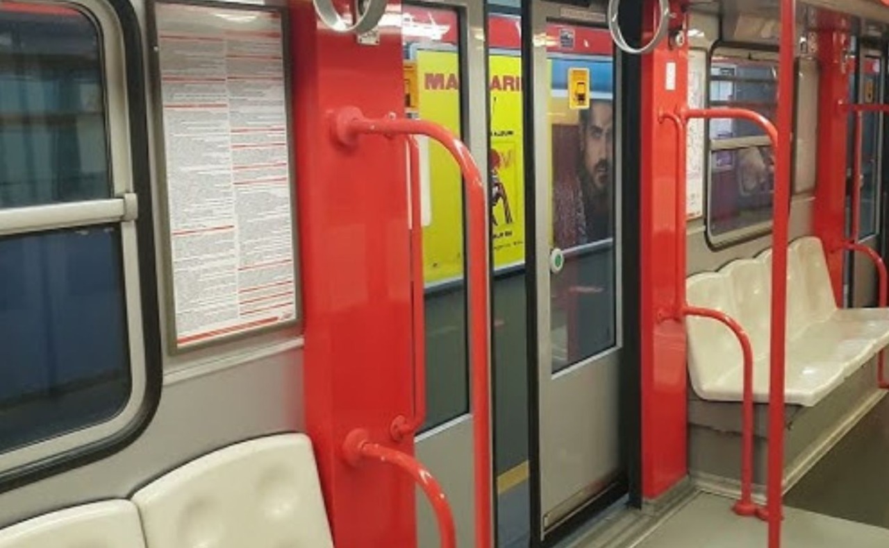 Frenata d’emergenza sulla metro M1 a Cadorna: passeggeri feriti, salvato un uomo sui binari