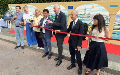 Un ponte di colori tra Milano e Kyiv: nasce il murale della comunità