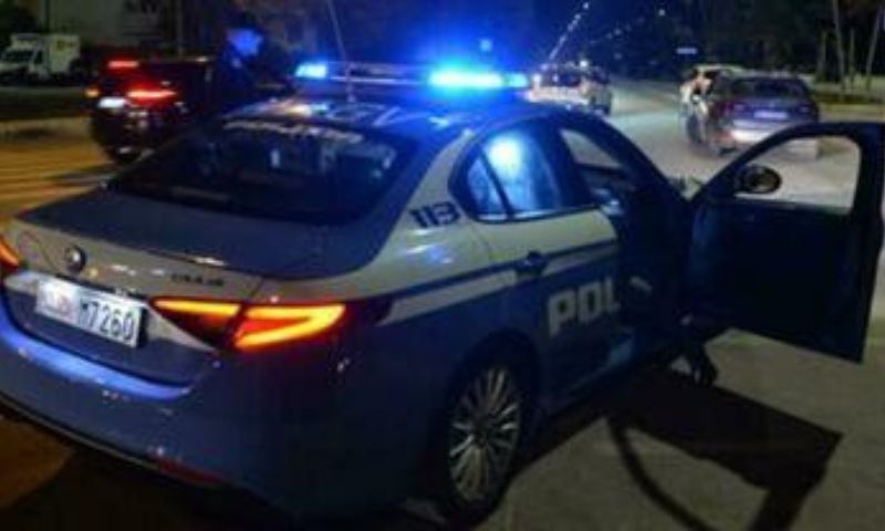 Un bagno condominiale trasformato in un laboratorio della droga: arrestato 52enne, sequestrati 4 chili di eroina