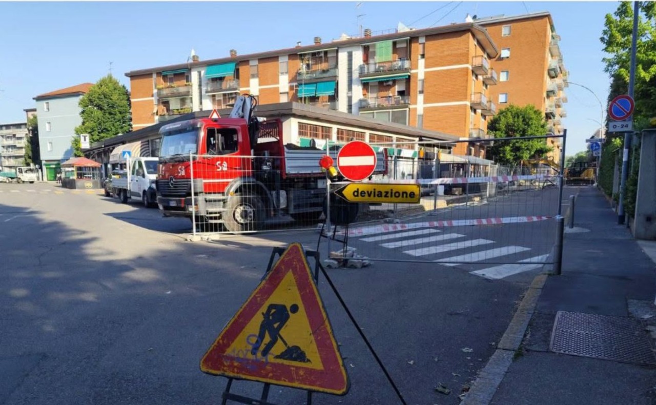 Nuova fase dei cantieri stradali a Cesano Boscone: riaperture, asfaltature e lavori per il teleriscaldamento