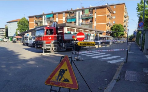 Nuova fase dei cantieri stradali a Cesano Boscone: riaperture, asfaltature e lavori per il teleriscaldamento