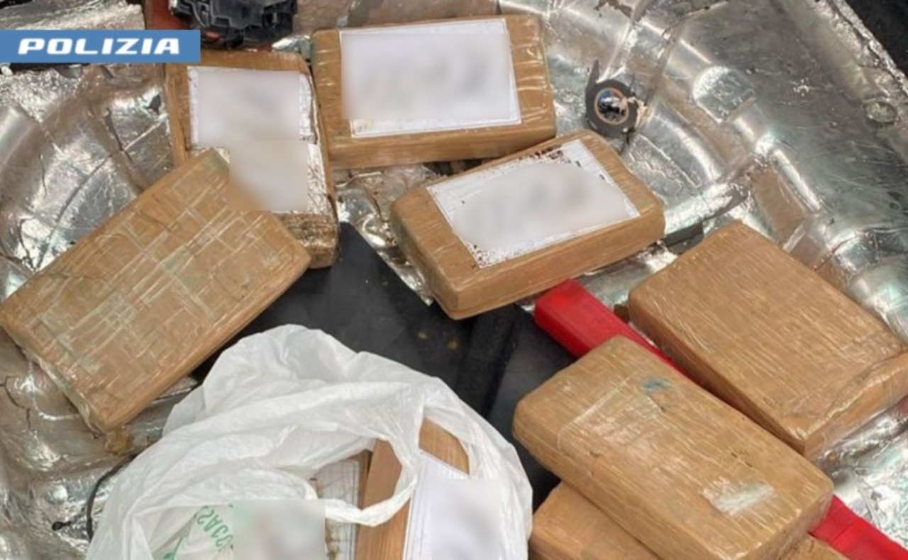 Un quintale di droga tra furgone e abitazione: arrestato 42enne incensurato
