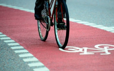 Mobilità sostenibile, oltre 200mila euro da Regione Lombardia per nuove piste ciclabili a Opera e Albiate