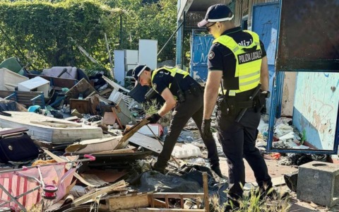 Blitz nell’ex campo sportivo di via Venezia a Rozzano: sgomberata e demolita l’area dedita allo spaccio