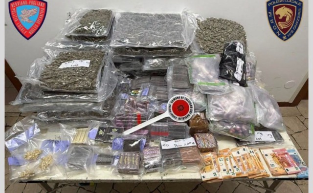 Maxi operazione antidroga della Polizia Locale di Trezzano: tre arresti e oltre 57 chili di stupefacenti sequestrati