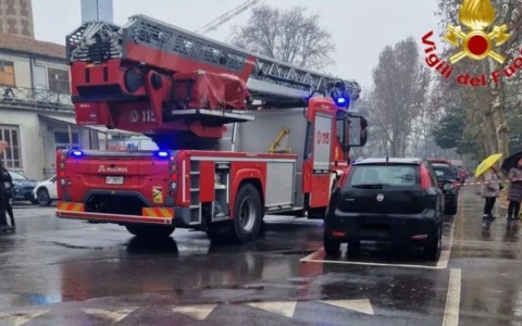 Forti piogge del 2 giugno, chiuso l’istituto Bachelet di Abbiategrasso: crollano controsoffitti e si allagano le aule